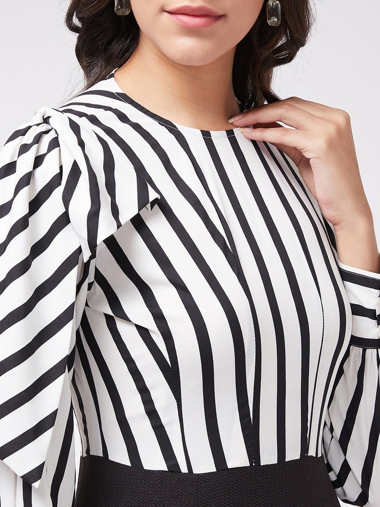 Fitted Dress with Monocromatic Stripe