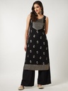 Sleeveless Brocade Yoke Kurta